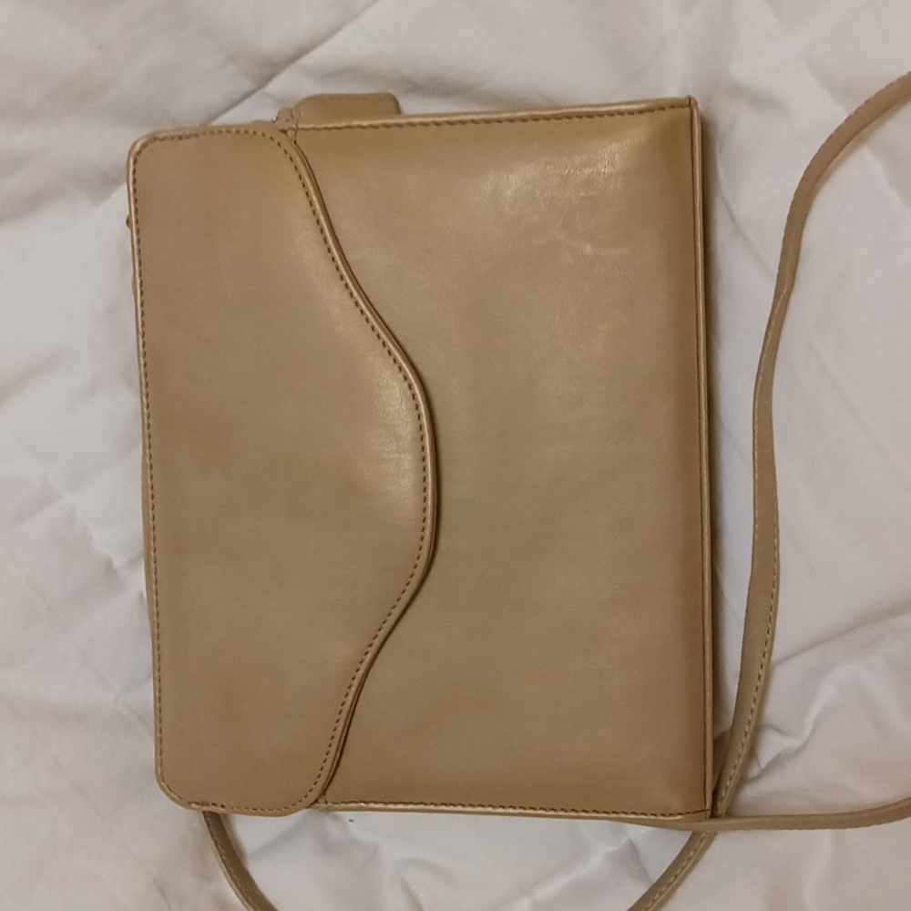 Cross Body Bag/Clutch Gold - Picture 2 of 9